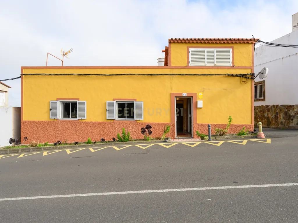 Aveinda de La Cruz