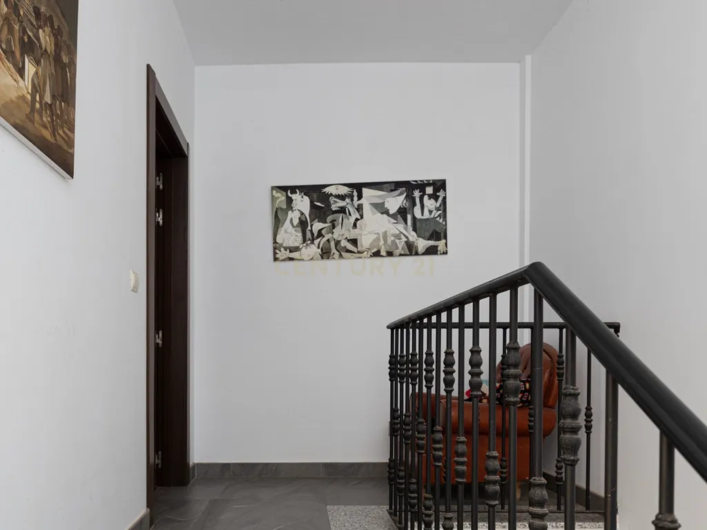 - Image 47