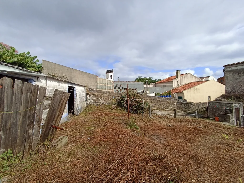Moradia T4 com Traços Centenários em Ribeira das Tainhas, Vila Franca do Campo - Image 17