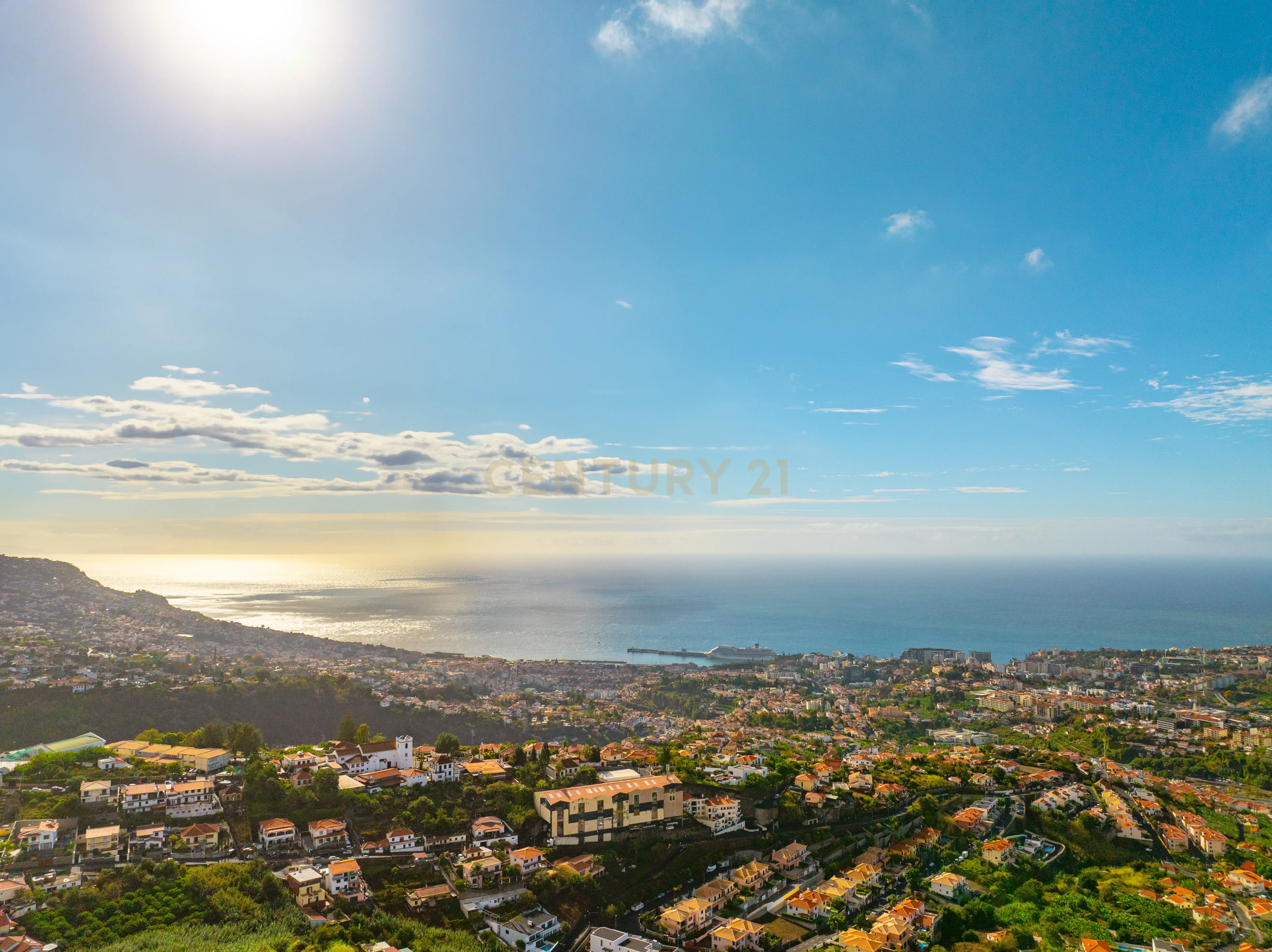Terreno Urbano para Construção - São Roque, Funchal. - Image 1