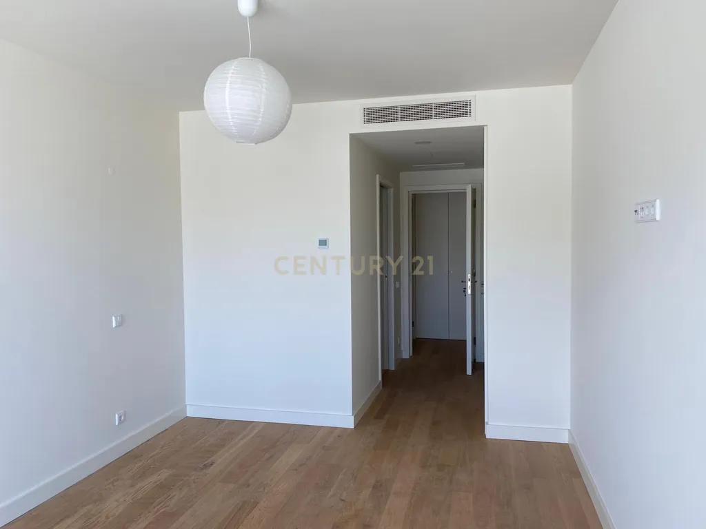 Apartamento T2 Novo com varanda, dois lugares de estacionamento, arrumo e fantásticas vistas sobre o rio - Image 37