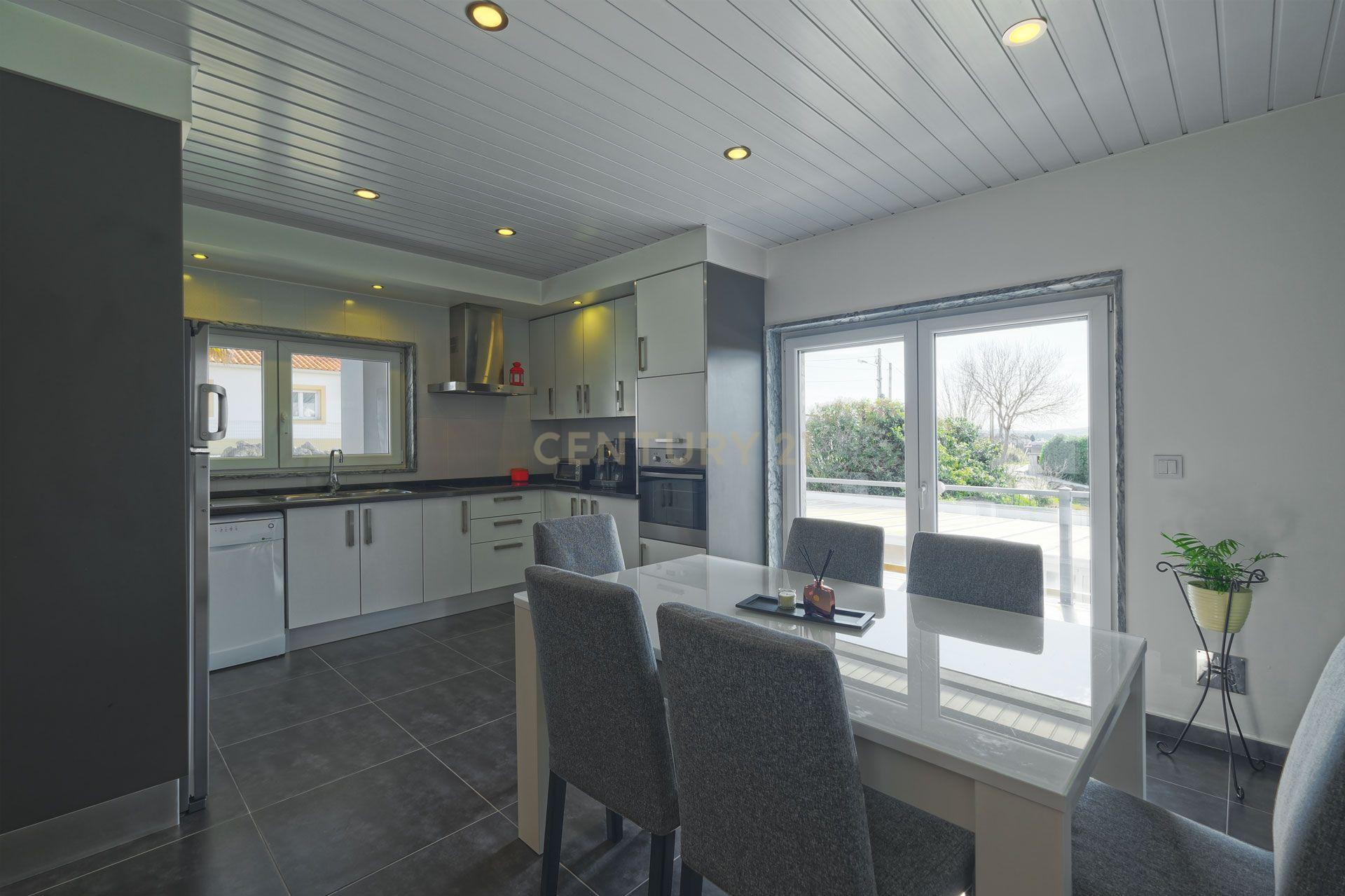 Moradia T4 de Luxo no Casal da Murta – Eficiência, Conforto e Sustentabilidade! - Image 17