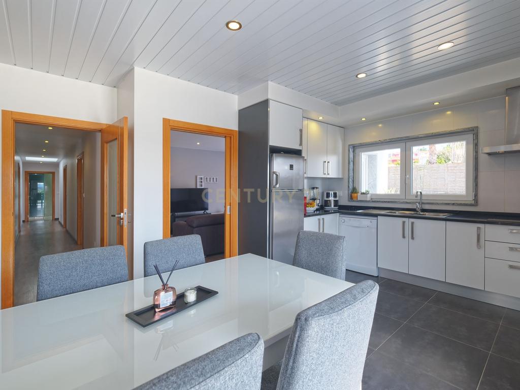 Moradia T4 de Luxo no Casal da Murta – Eficiência, Conforto e Sustentabilidade! - Image 18