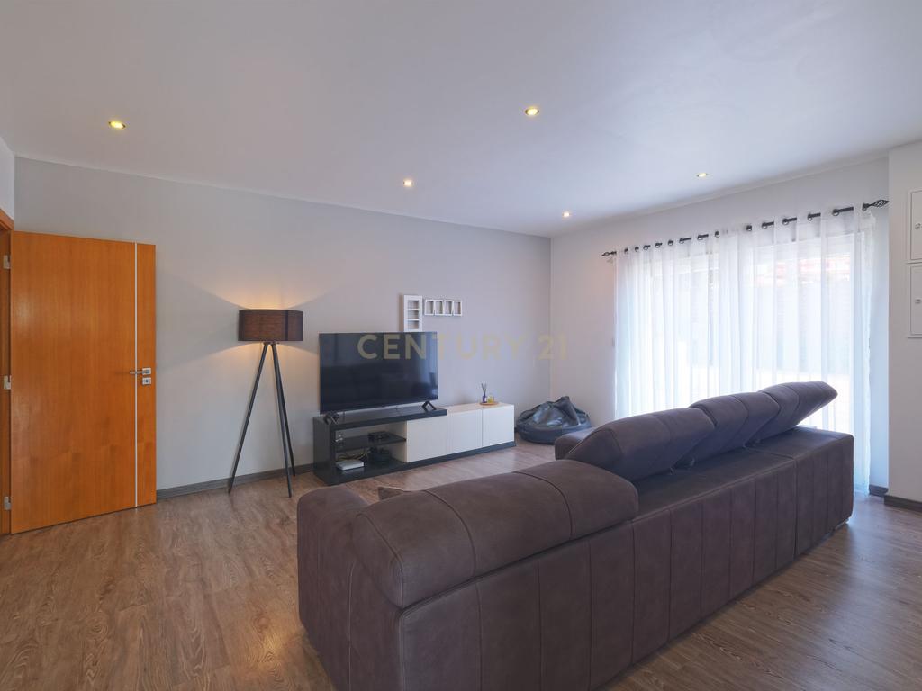 Moradia T4 de Luxo no Casal da Murta – Eficiência, Conforto e Sustentabilidade! - Image 20