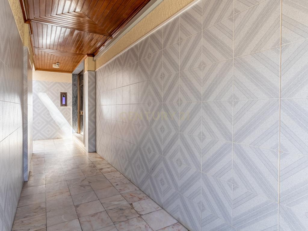 Apartamento T2 com garagem na Costa da Caparica - Image 21