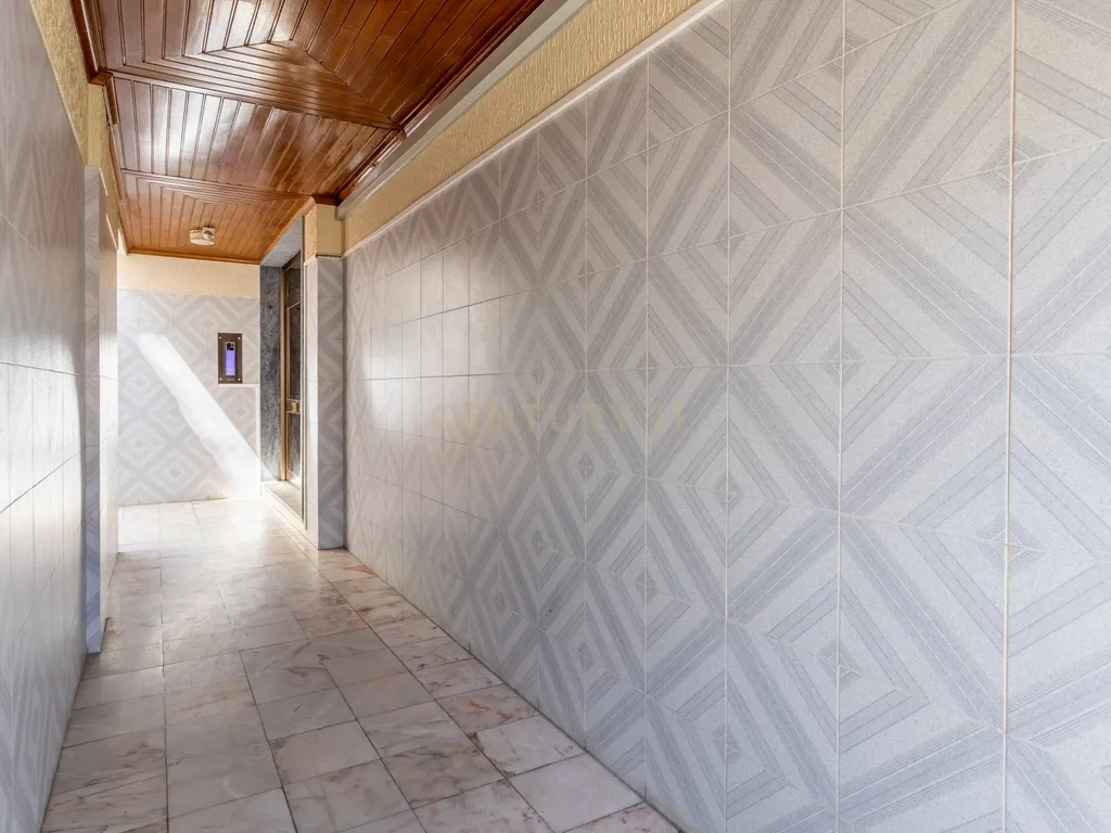 Apartamento T2 com garagem na Costa da Caparica - Image 21