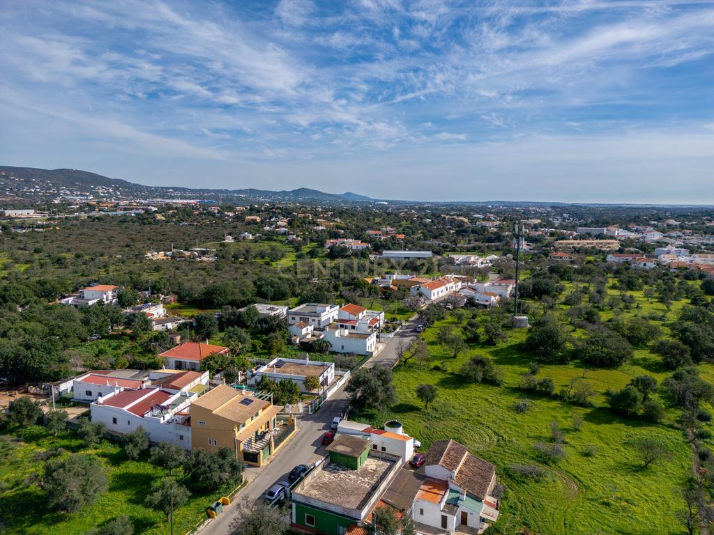 Moradia T2+1 a curta distância do Vale do Lobo - Image 8