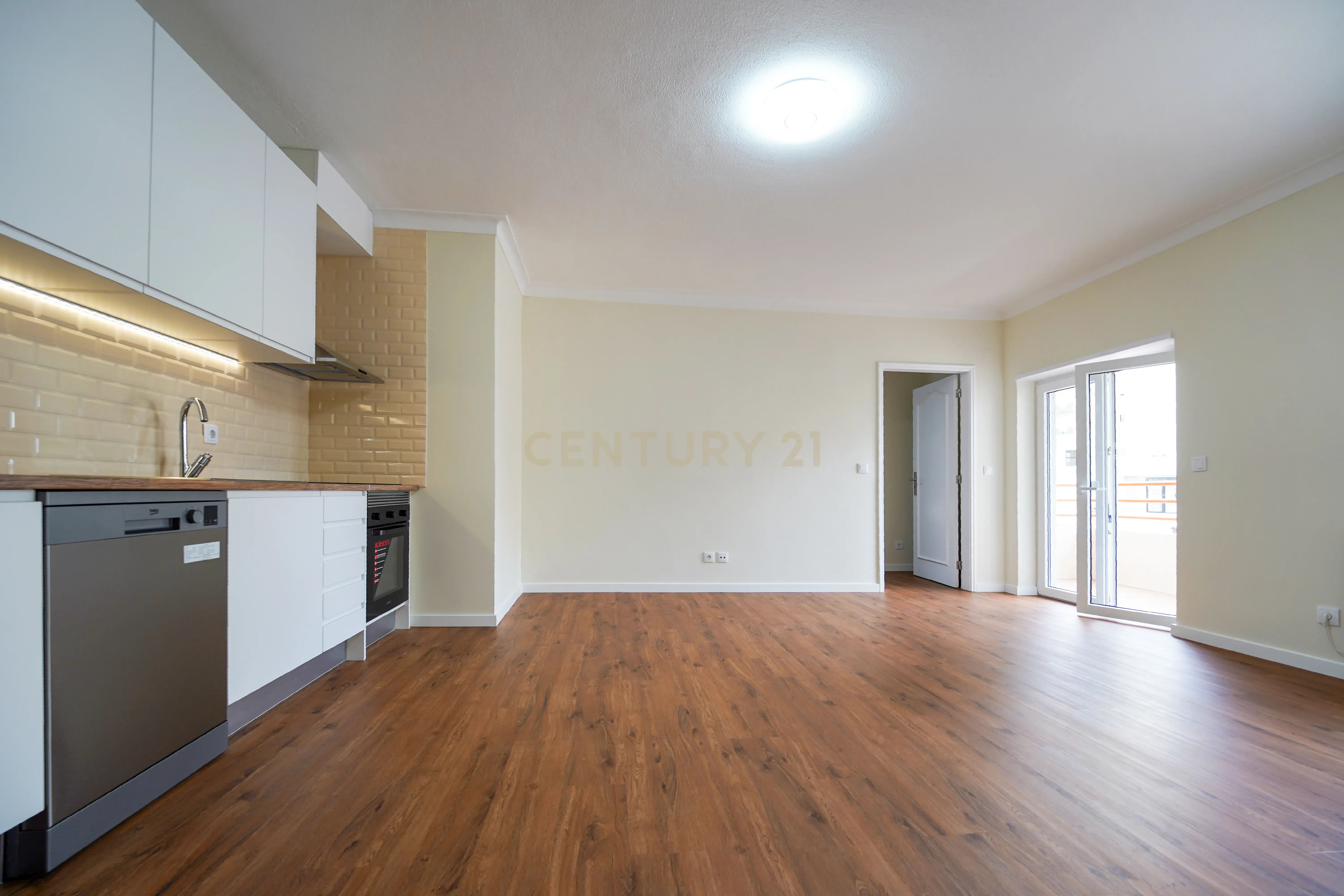 Fotografia 3 de Apartamento T2 Renovado em Buarcos, perto da Praia