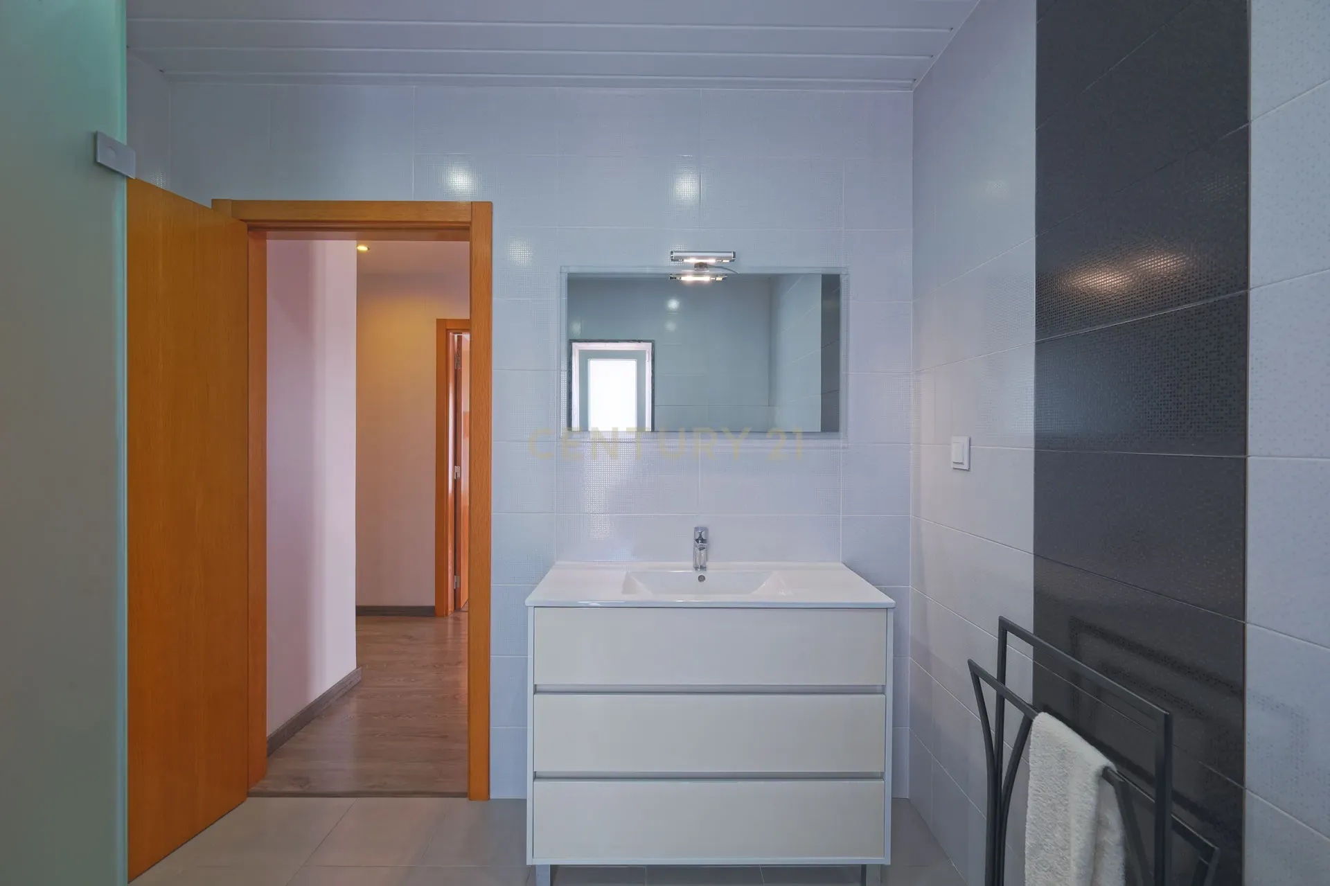 Moradia T4 de Luxo no Casal da Murta – Eficiência, Conforto e Sustentabilidade! - Image 24