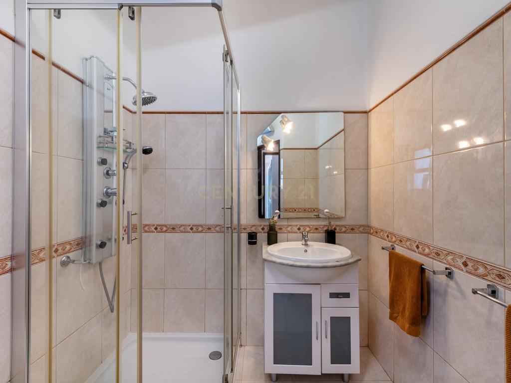 Moradia T4 inserida num lote de 4.180m², Algarve (Alvor) - Image 26
