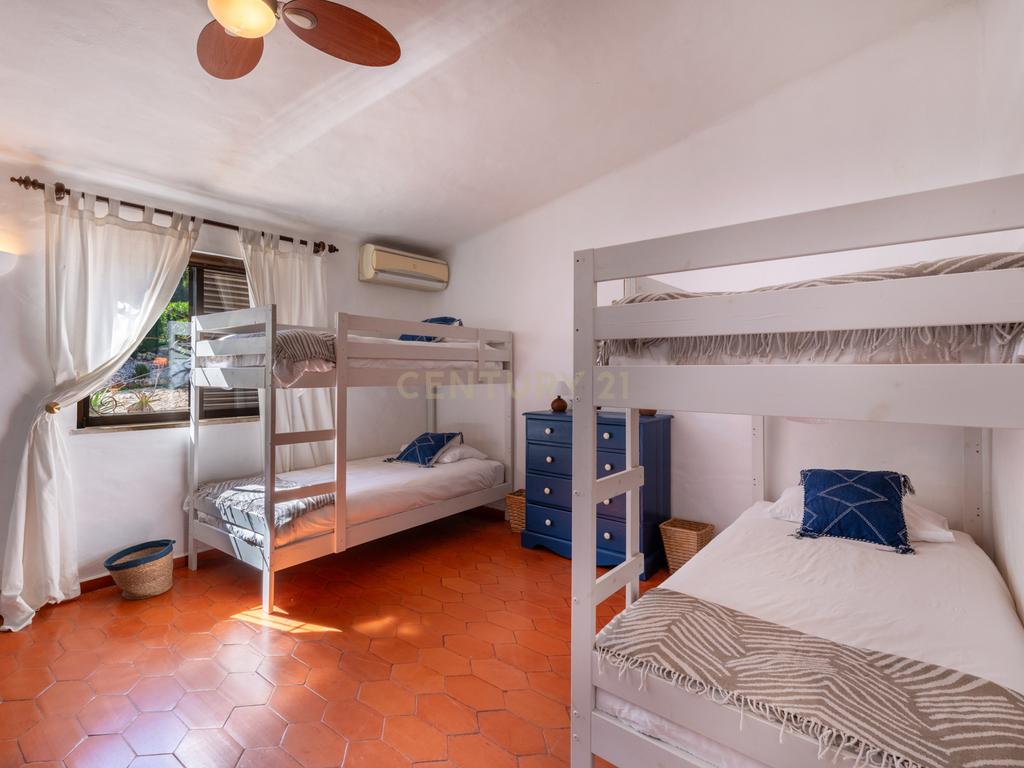 Moradia T4 inserida num lote de 4.180m², Algarve (Alvor) - Image 17