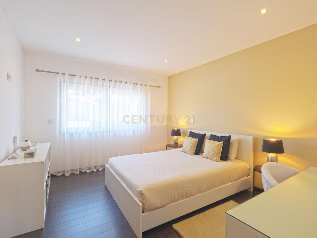 Moradia T4 de Luxo no Casal da Murta – Eficiência, Conforto e Sustentabilidade! - Image 27
