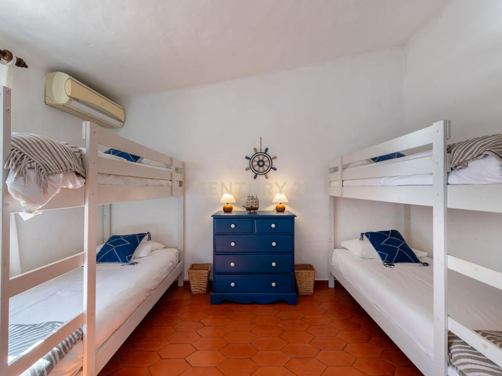 Moradia T4 inserida num lote de 4.180m², Algarve (Alvor) - Image 19