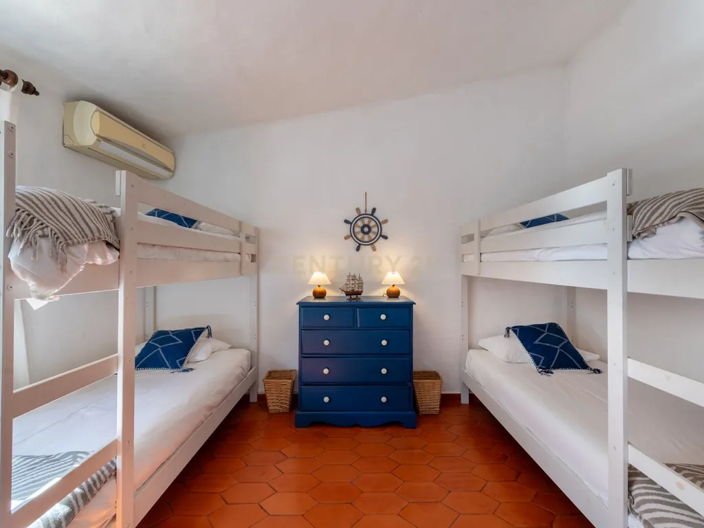 Moradia T4 inserida num lote de 4.180m², Algarve (Alvor) - Image 19