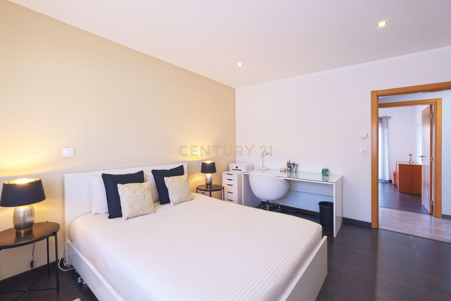 Moradia T4 de Luxo no Casal da Murta – Eficiência, Conforto e Sustentabilidade! - Image 28