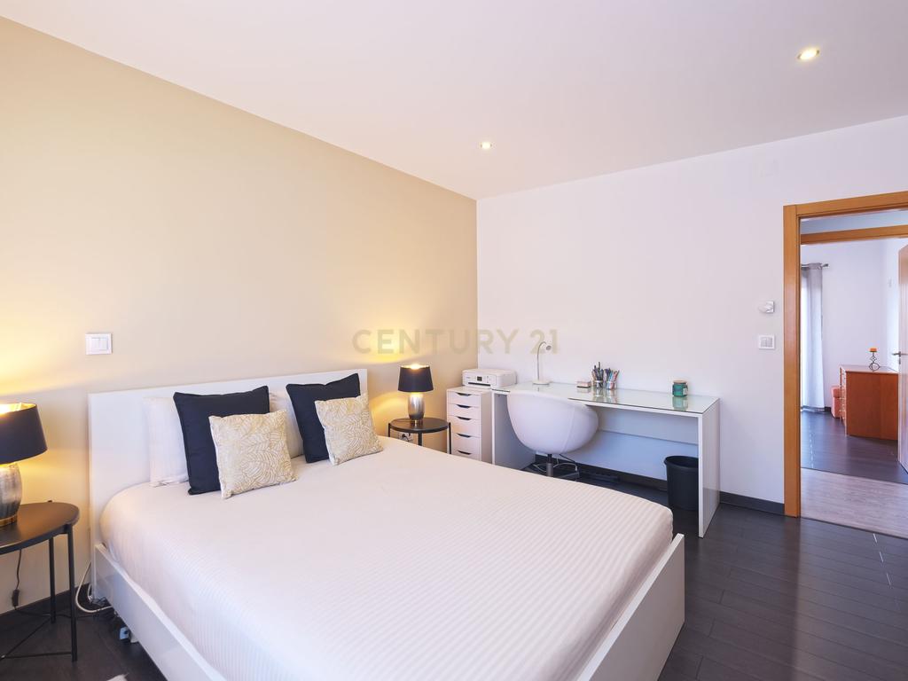 Moradia T4 de Luxo no Casal da Murta – Eficiência, Conforto e Sustentabilidade! - Image 28