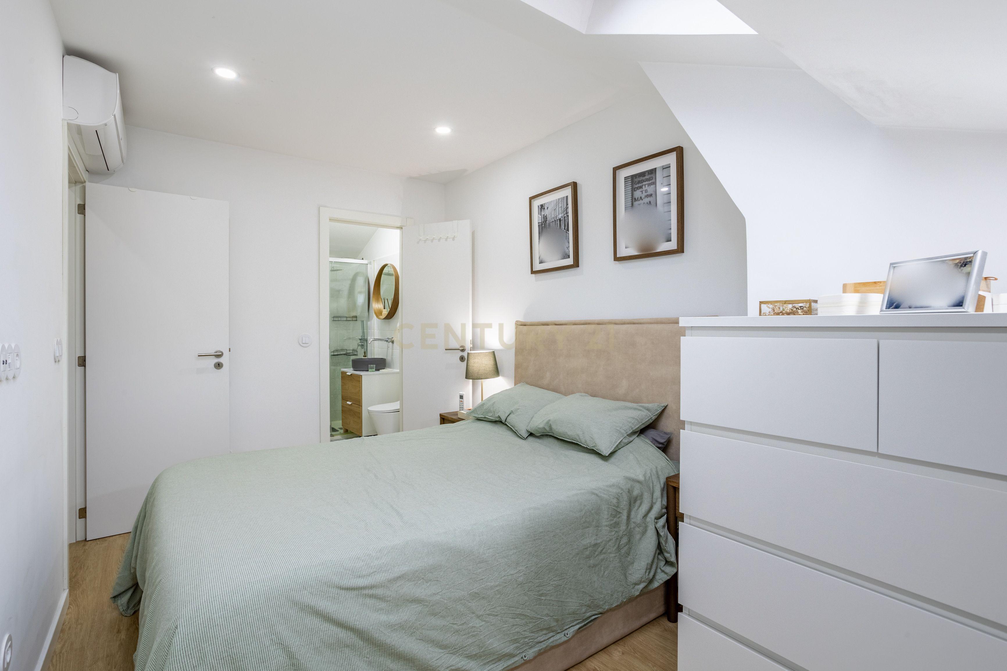 Duplex T1+2 no Beato, em Lisboa - Image 13