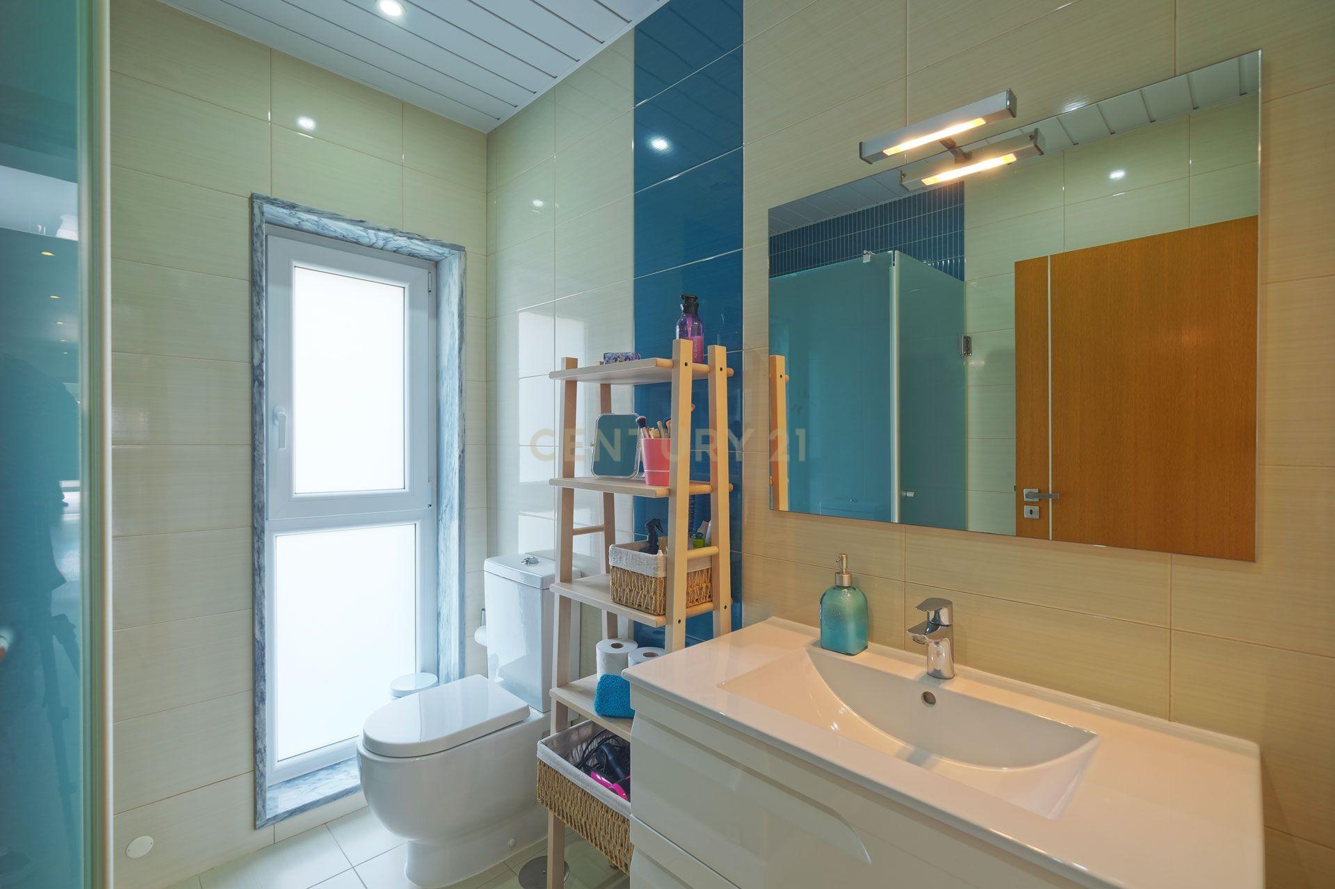 Moradia T4 de Luxo no Casal da Murta – Eficiência, Conforto e Sustentabilidade! - Image 34