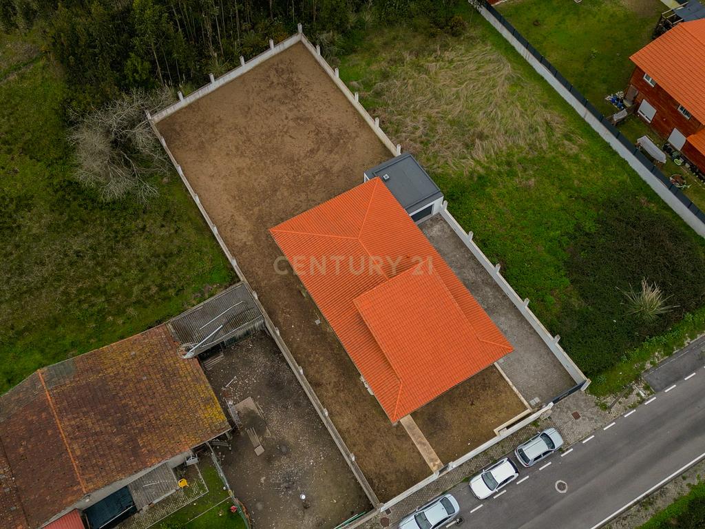Moradia T4 + 1 térrea e isolada em Quintãs, Concelho de Aveiro - Image 39