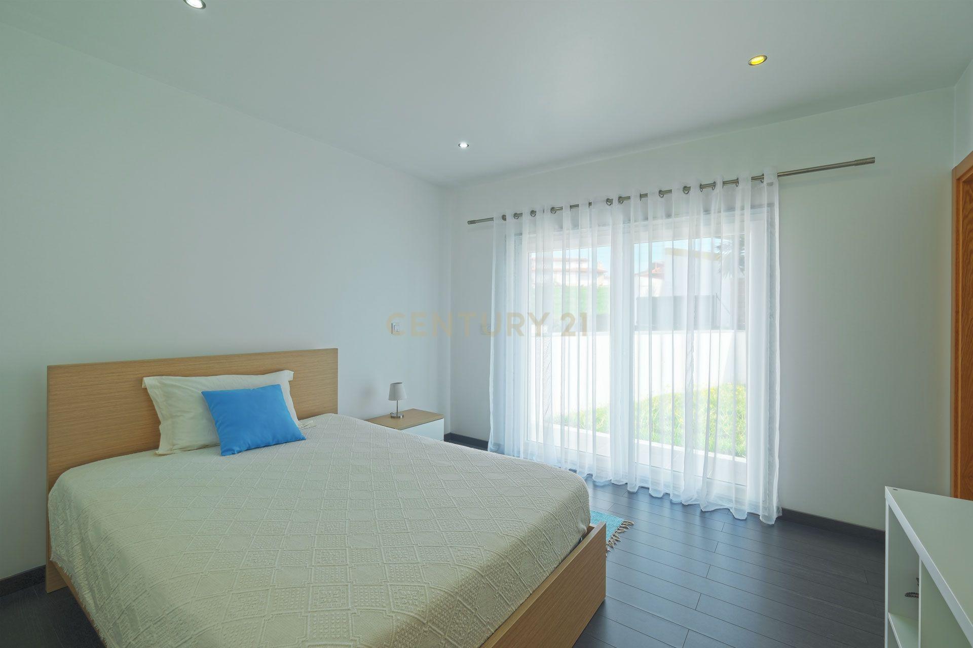 Moradia T4 de Luxo no Casal da Murta – Eficiência, Conforto e Sustentabilidade! - Image 31