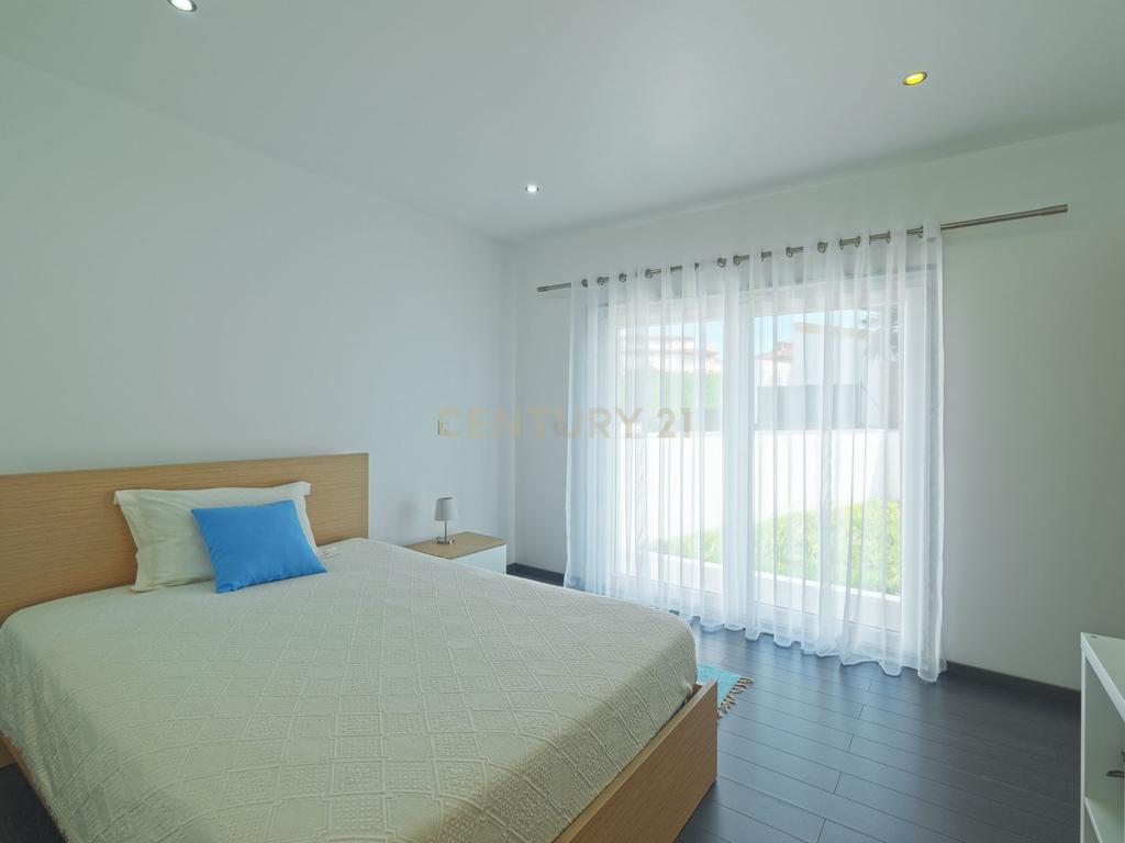 Moradia T4 de Luxo no Casal da Murta – Eficiência, Conforto e Sustentabilidade! - Image 31