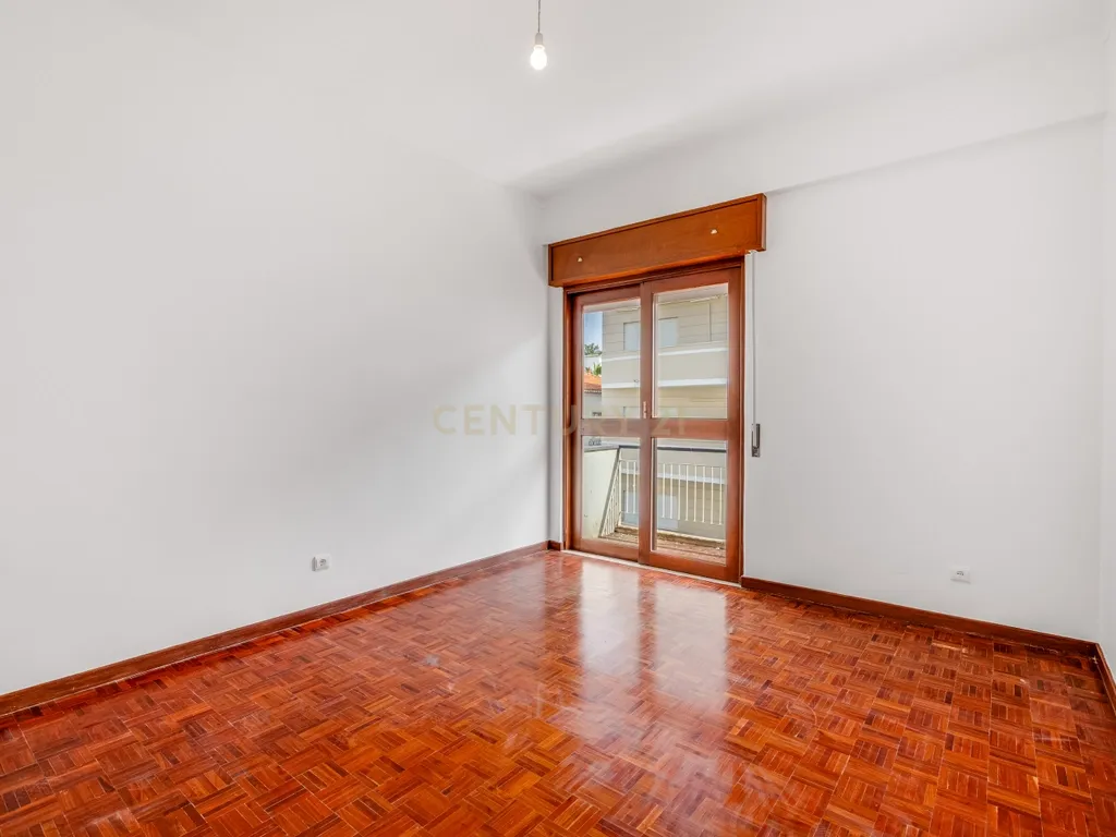 Apartamento T 4 em Faro no centro da cidade a 300m do mercado Municipal. - Image 21