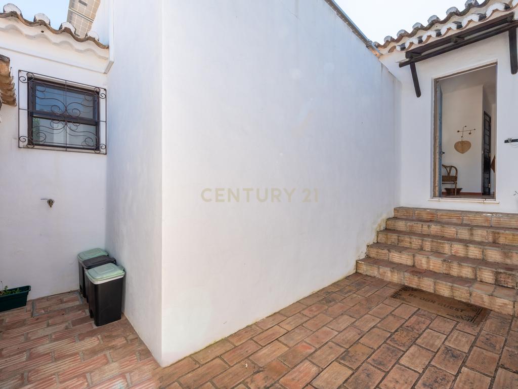 Moradia T4 inserida num lote de 4.180m², Algarve (Alvor) - Image 28