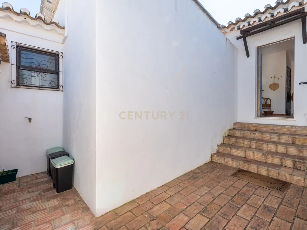 Moradia T4 inserida num lote de 4.180m², Algarve (Alvor) - Image 28