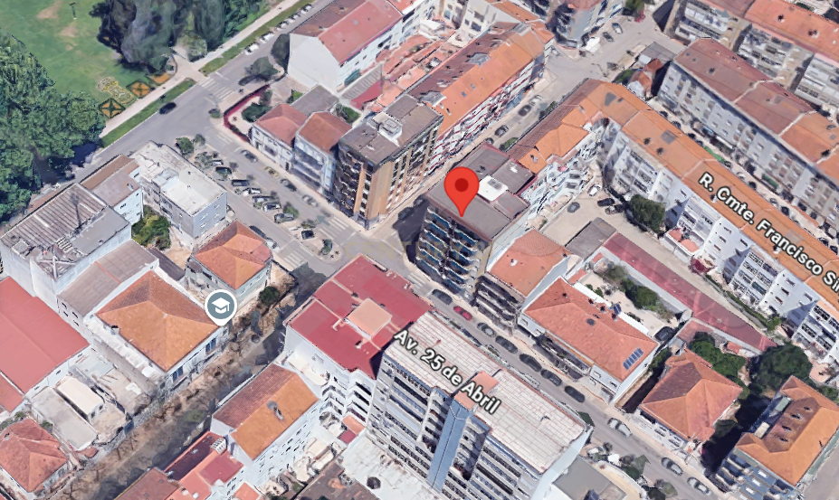 Apartamento T3 com 100m² e 2 Varandas no Centro do Montijo - Image 1