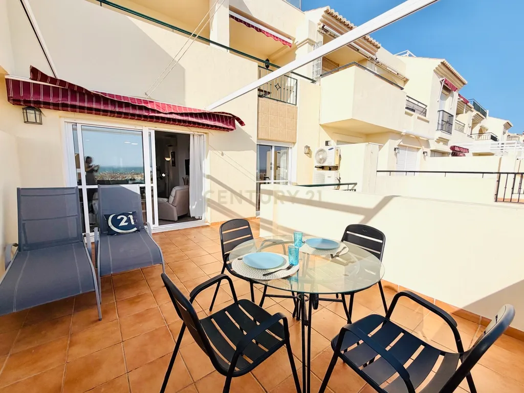 2 quartos | 2 casas de banho | Terraço com vistas para o mar, o golfe e os pores do sol - Image 23