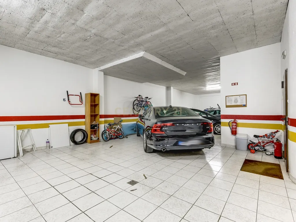 Apartamento T3 em Prior Velho com estacionamento - Image 23