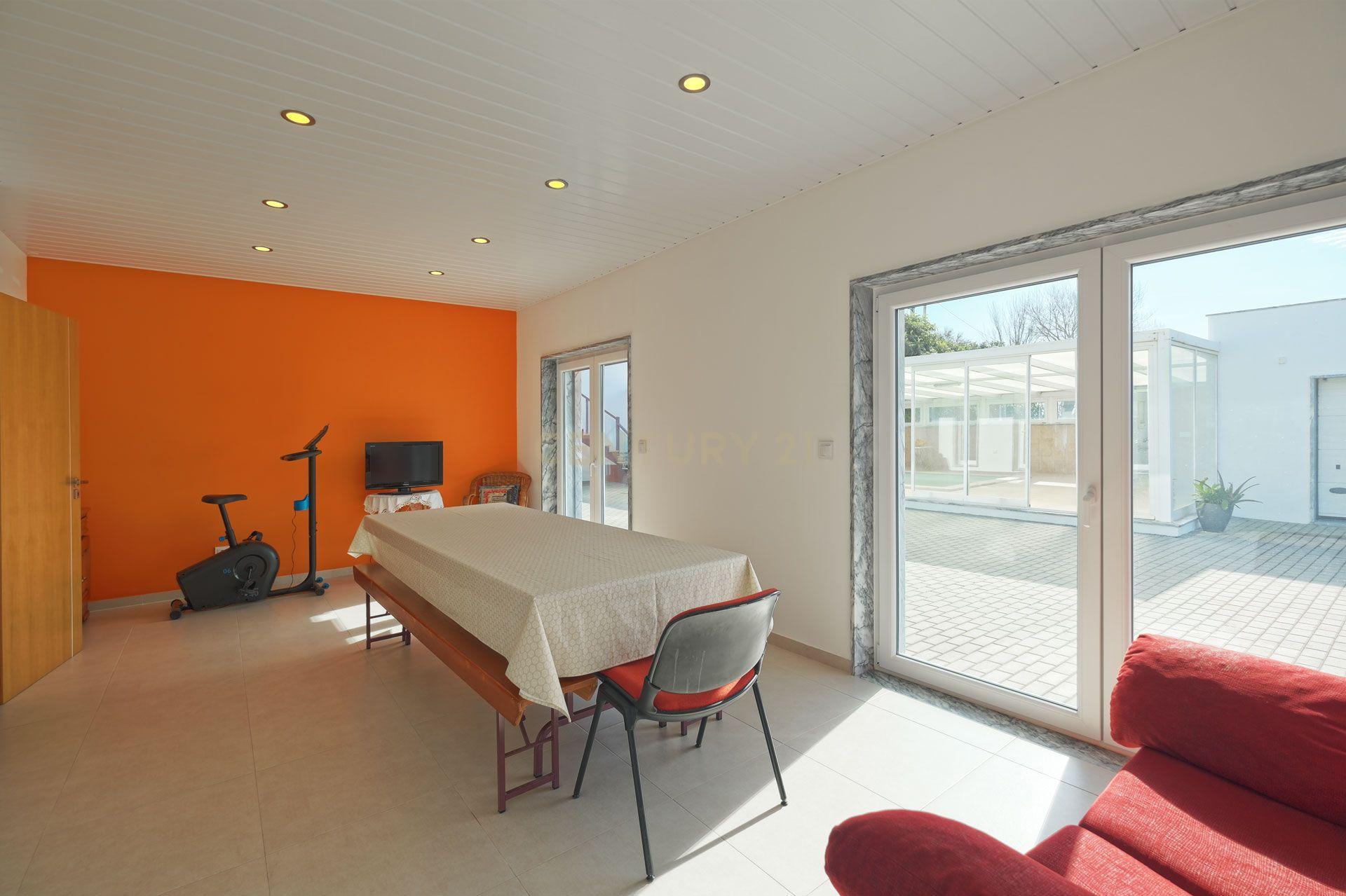 Moradia T4 de Luxo no Casal da Murta – Eficiência, Conforto e Sustentabilidade! - Image 38