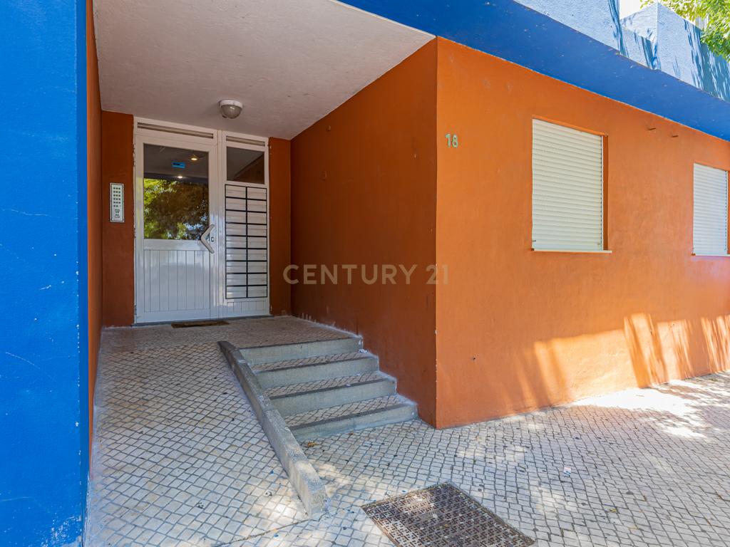 Apartamento T2 Remodelado Monte da Caparica - Image 26