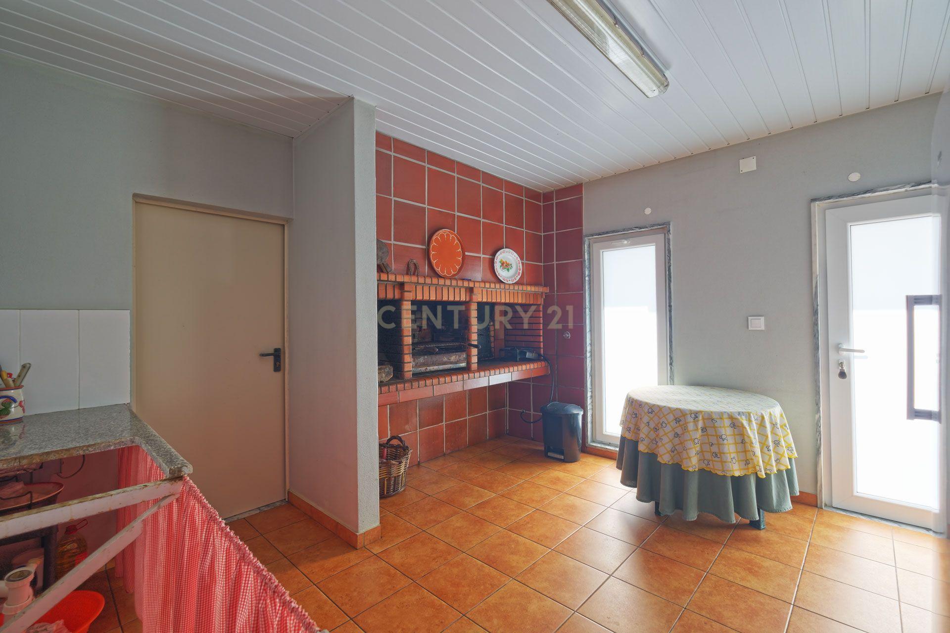 Moradia T4 de Luxo no Casal da Murta – Eficiência, Conforto e Sustentabilidade! - Image 39