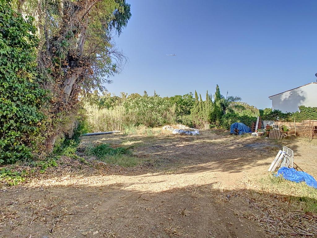 Terreno urbano consolidado para venda em Churriana - Málaga - Image 3