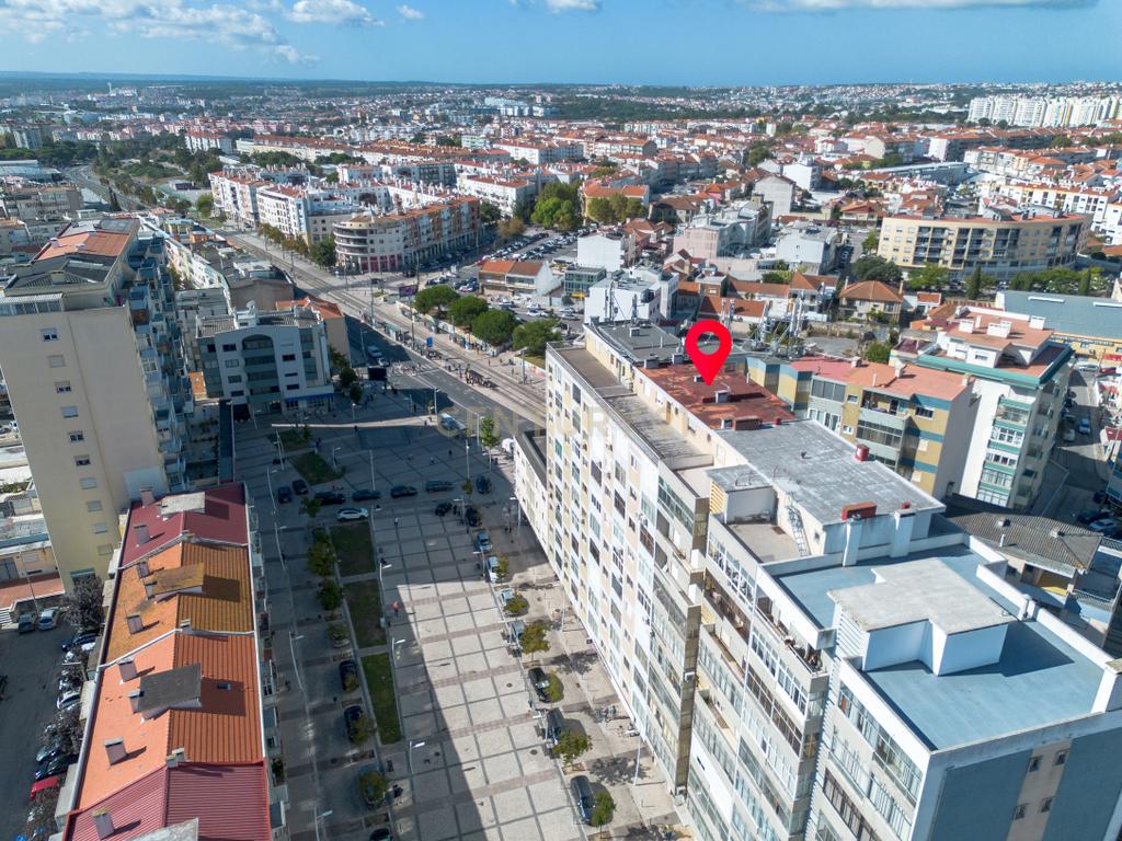 T2 Remodelado e Equipado para Arrendamento – Laranjeiro, Almada - Image 23