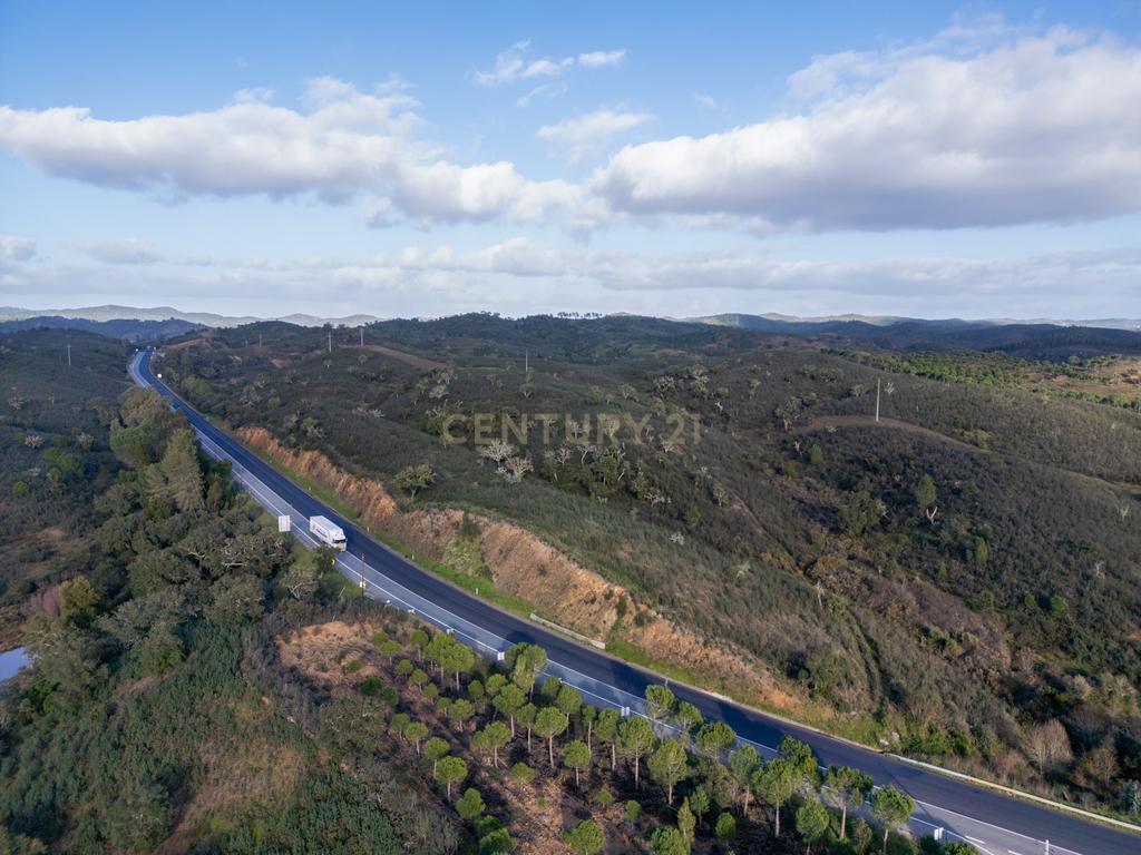 Terreno sito em S. Marcos da Serra, junto à IC1 e à A2 Lisboa/Algarve - Image 3