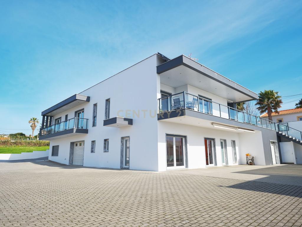Moradia T4 de Luxo no Casal da Murta – Eficiência, Conforto e Sustentabilidade! - Image 1