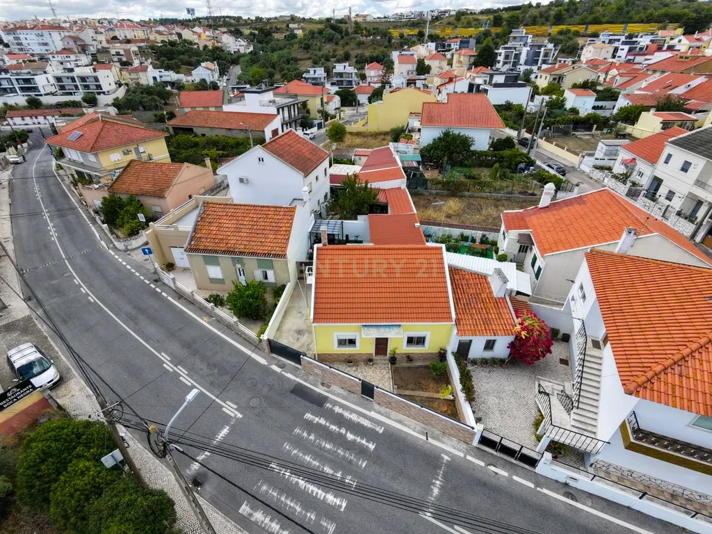 Moradia T2 Renovada, com 119 m² de Logradouro - Image 24