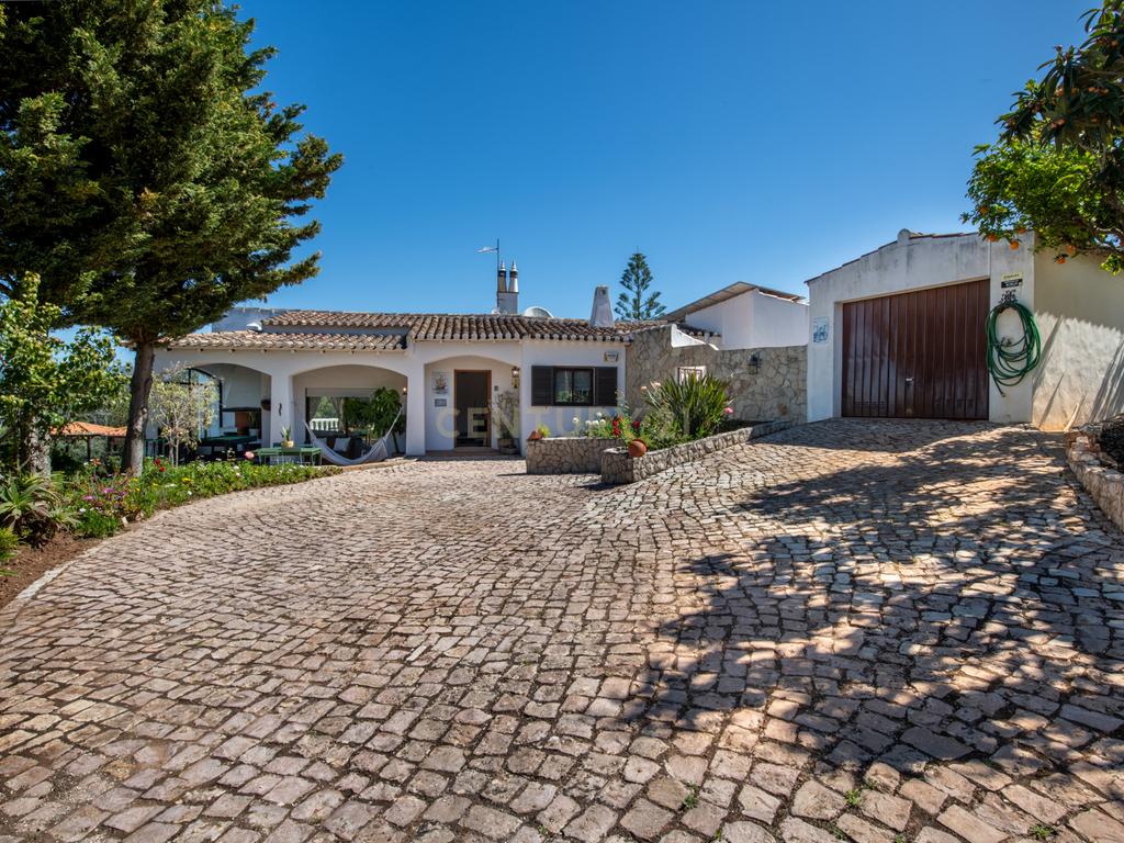 Moradia T4 inserida num lote de 4.180m², Algarve (Alvor) - Image 40