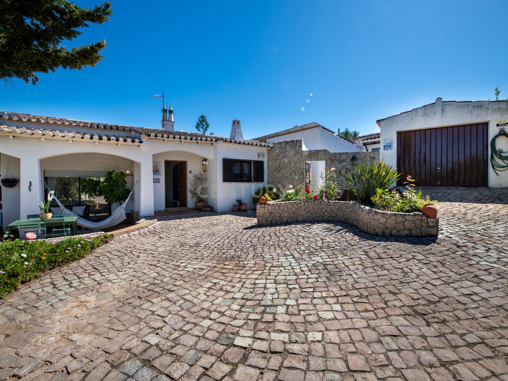 Moradia T4 inserida num lote de 4.180m², Algarve (Alvor) - Image 41