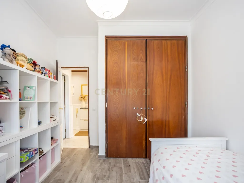 Magnífico T4 no Bairro de São Gabriel com 3 Varandas e Vista Panorâmica – Setúbal - Image 20