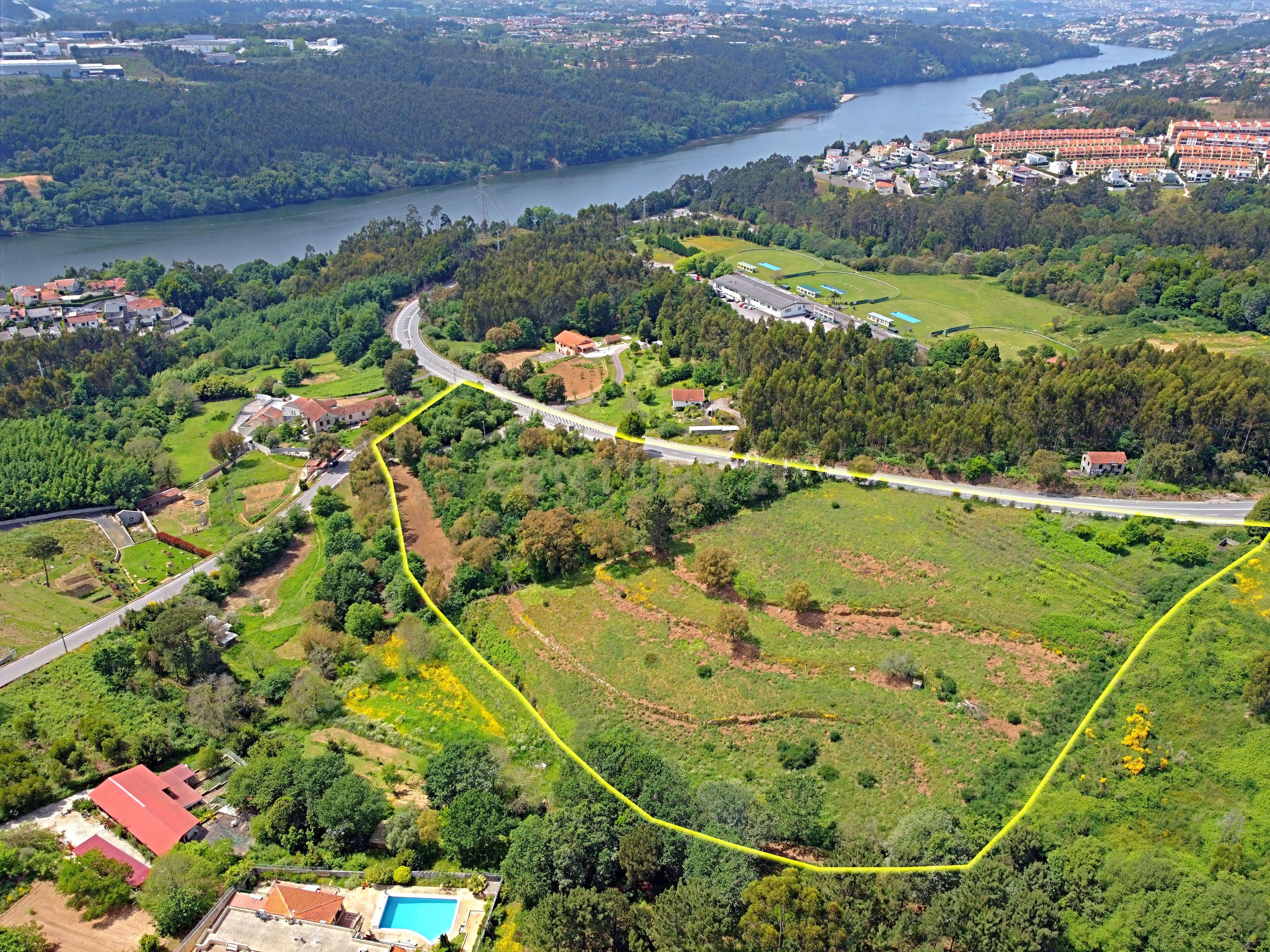 Land for sale in Gondomar, Portugal — €300,000