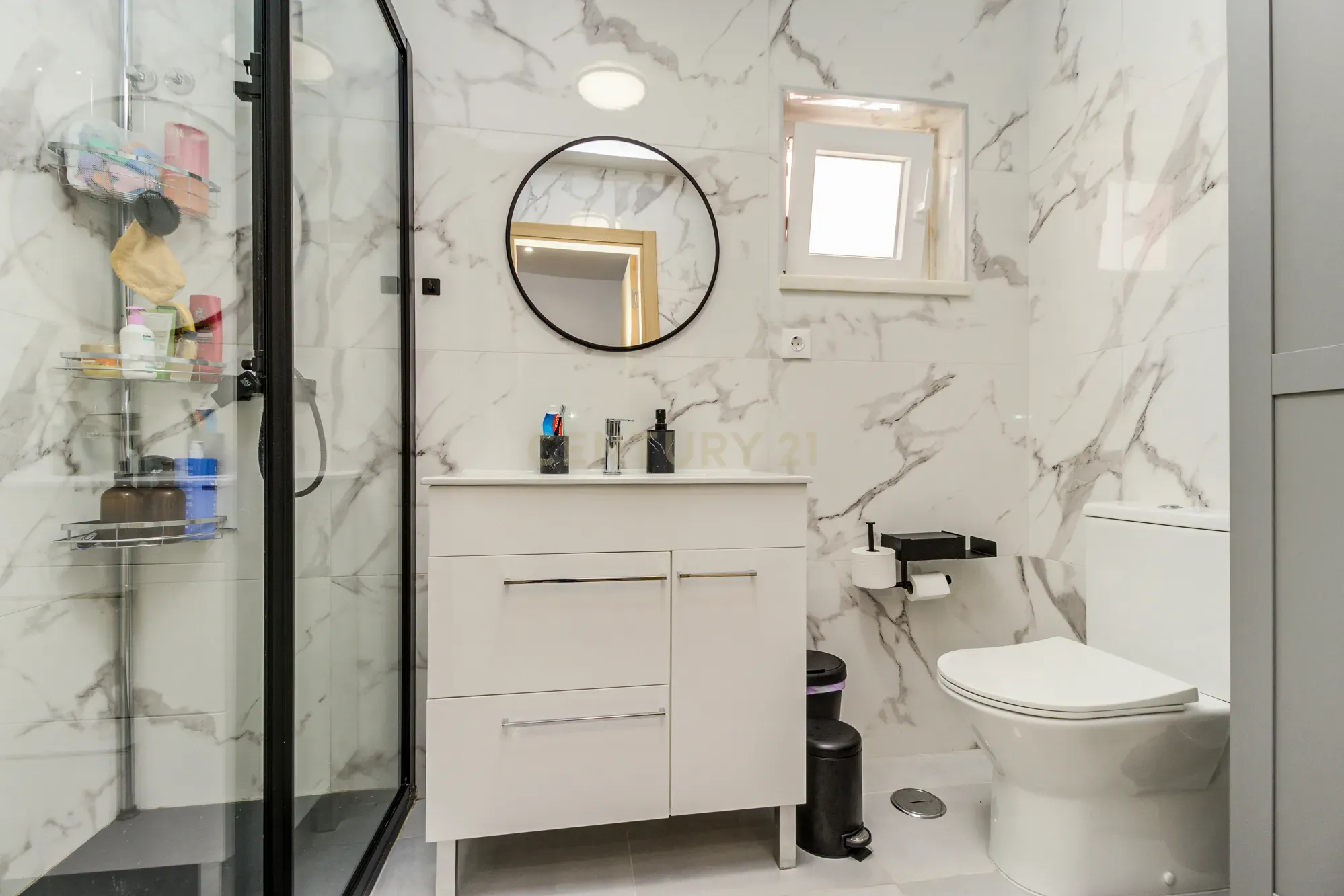 Apartamento T2 remodelado em São Marcos com Varanda e Ar Condicionado - Image 20