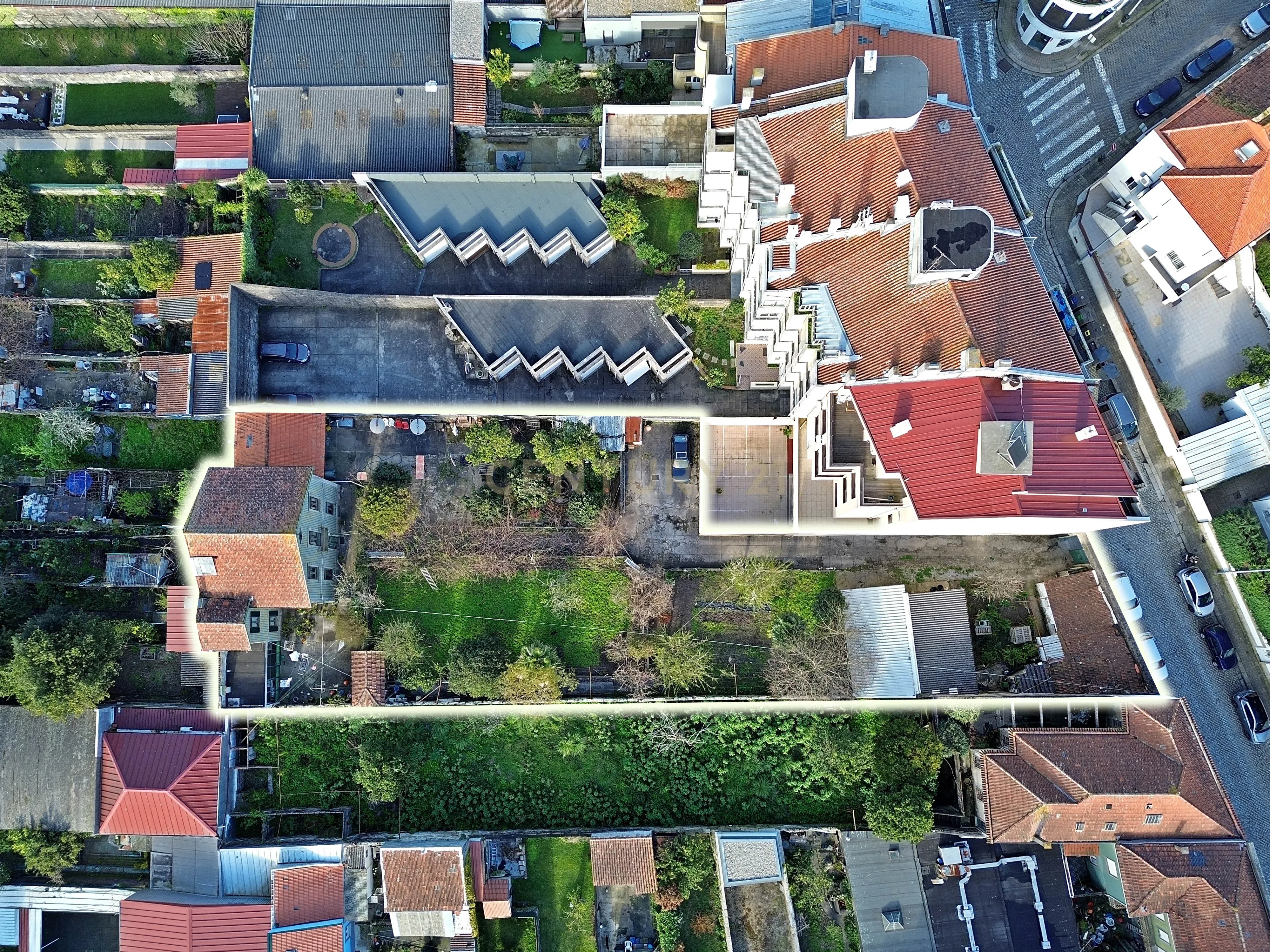 Terreno com Moradia I Reabilitação ou Construção Nova I Antas - Image 3