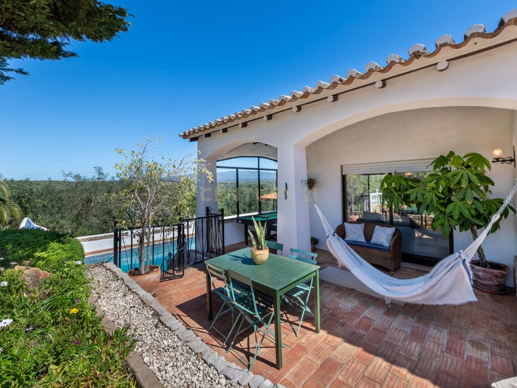 Moradia T4 inserida num lote de 4.180m², Algarve (Alvor) - Image 1