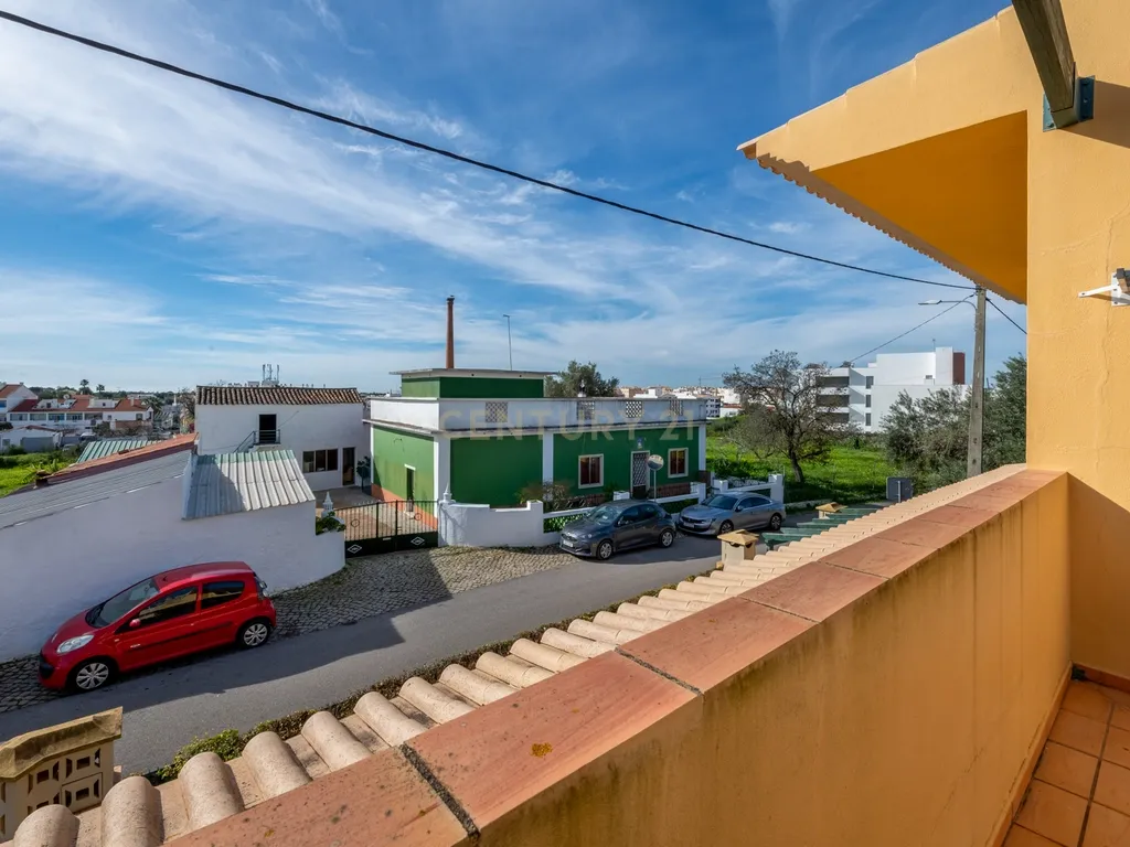Moradia T2+1 a curta distância do Vale do Lobo - Image 37
