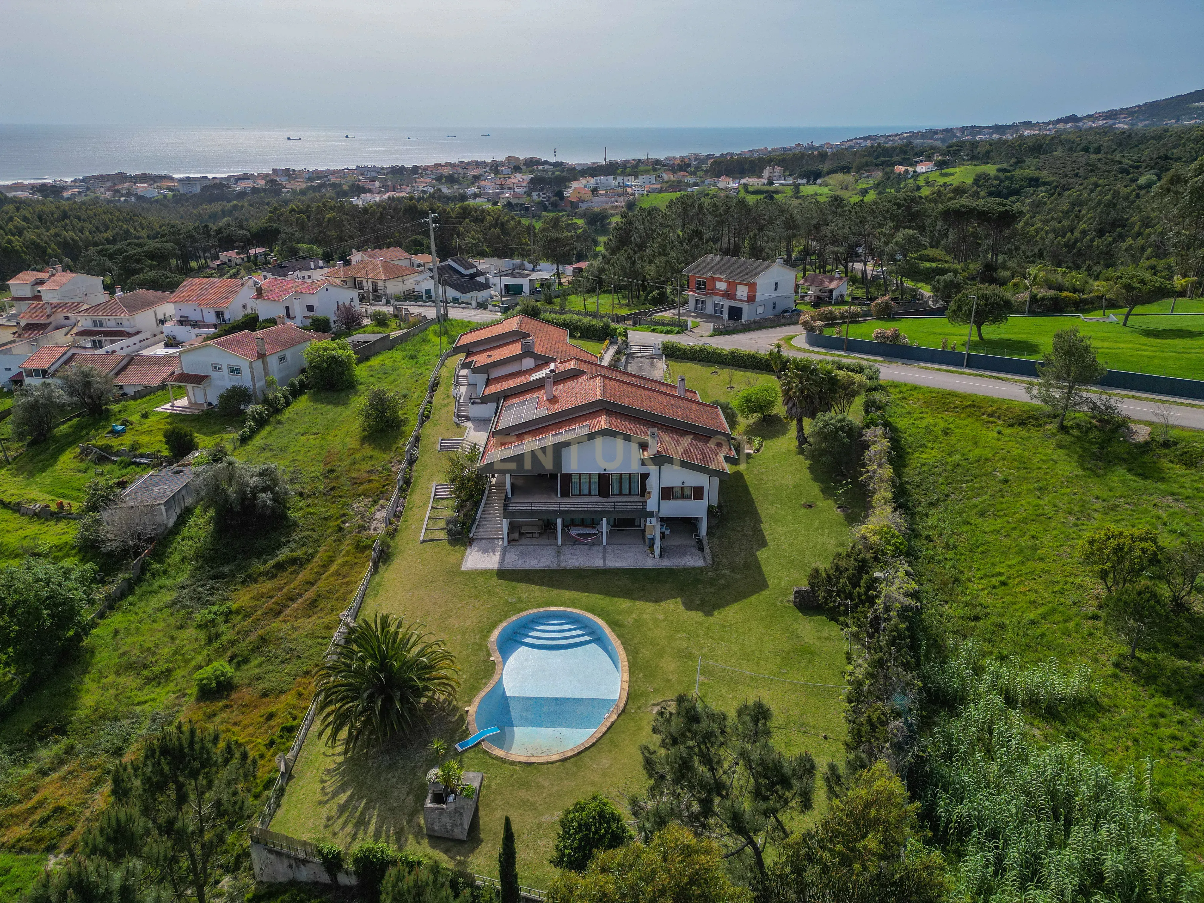 Luxuosa Moradia com Vista Mar na Figueira da Foz - Image 1