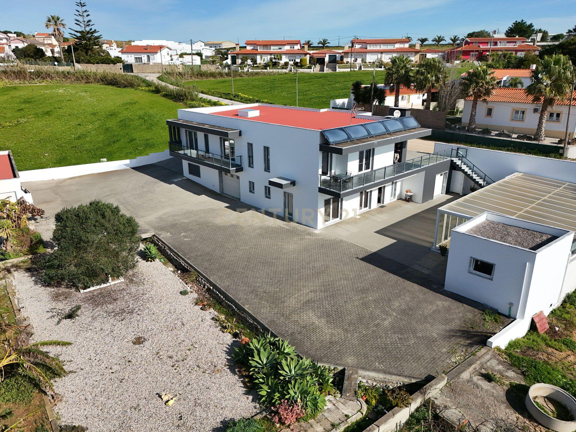 Moradia T4 de Luxo no Casal da Murta – Eficiência, Conforto e Sustentabilidade! - Image 2