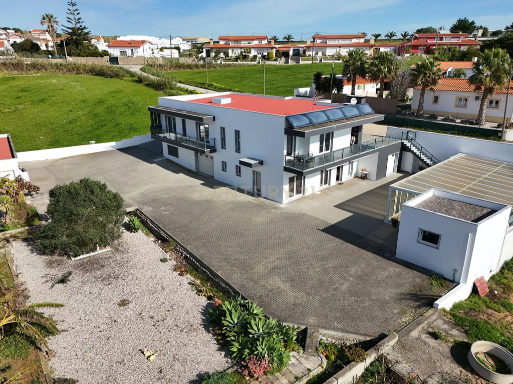 Moradia T4 de Luxo no Casal da Murta – Eficiência, Conforto e Sustentabilidade! - Image 2